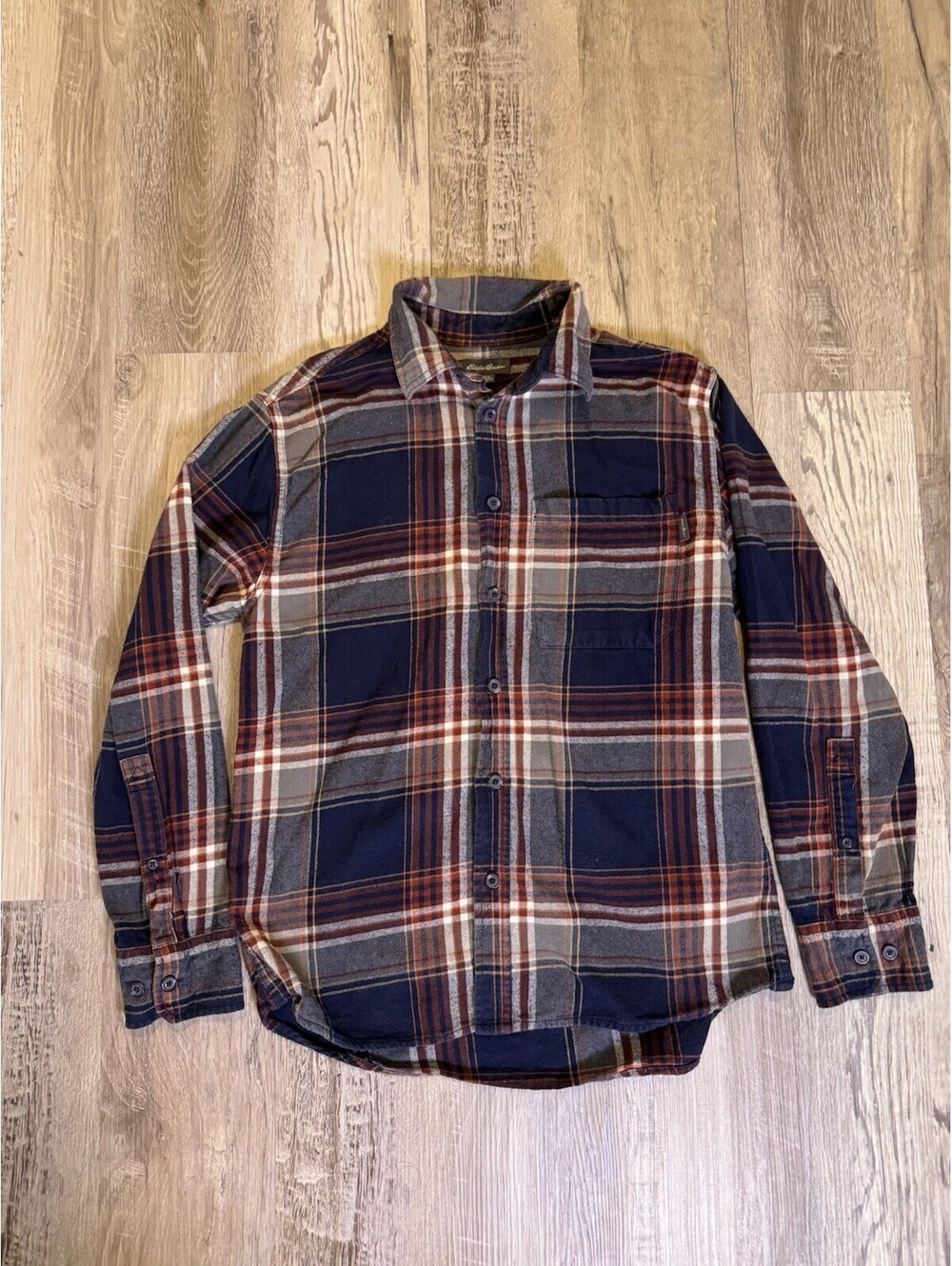 Eddie Bauer Men's Bristol Flannel Shirt Size M Navy Blue Red Plaid Long Sleeve